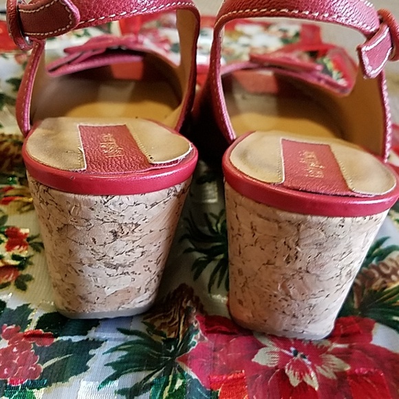 RED LEATHER WEDGES - Picture 5 of 5